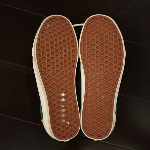 Vans - Picture 7 of 7